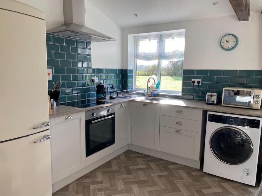 South Cottage - Garden, Views, Parking, Dogs, Cheshire, Walks, Family Adlington Bagian luar foto