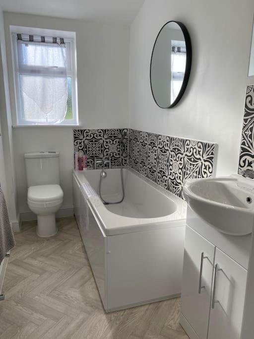 South Cottage - Garden, Views, Parking, Dogs, Cheshire, Walks, Family Adlington Bagian luar foto
